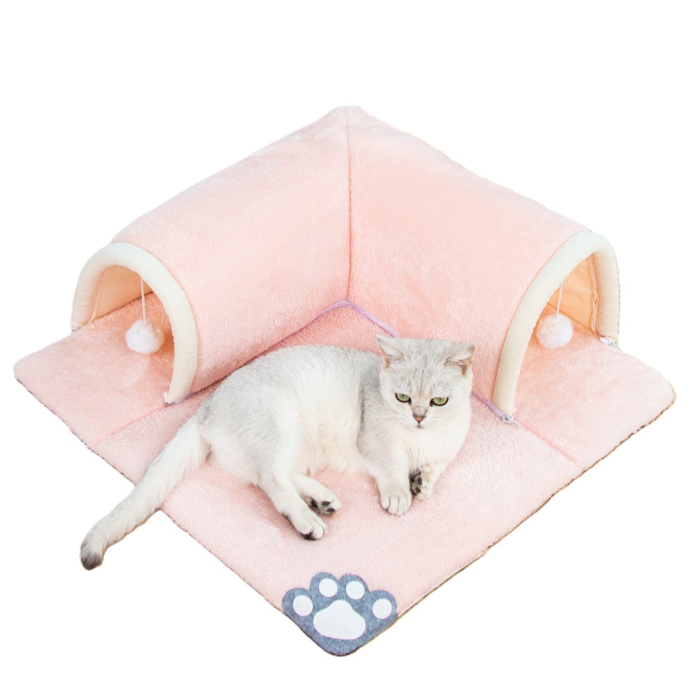 Custom L-Shaped Corner Cat Tunnel Pet Bed Mat with Hanging Play Balls