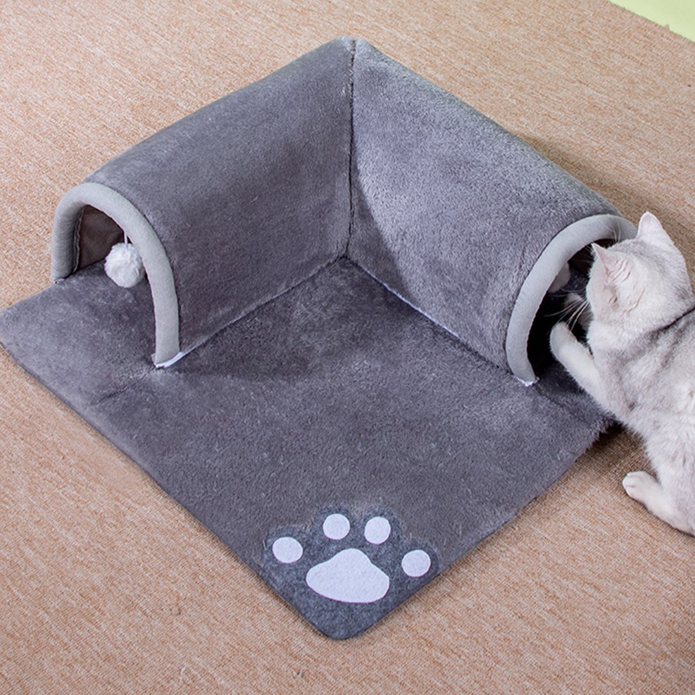 Custom L-Shaped Corner Cat Tunnel Pet Bed Mat with Hanging Play Balls
