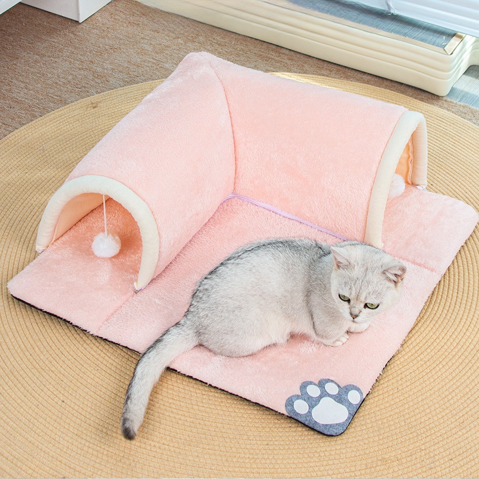 Custom L-Shaped Corner Cat Tunnel Pet Bed Mat with Hanging Play Balls